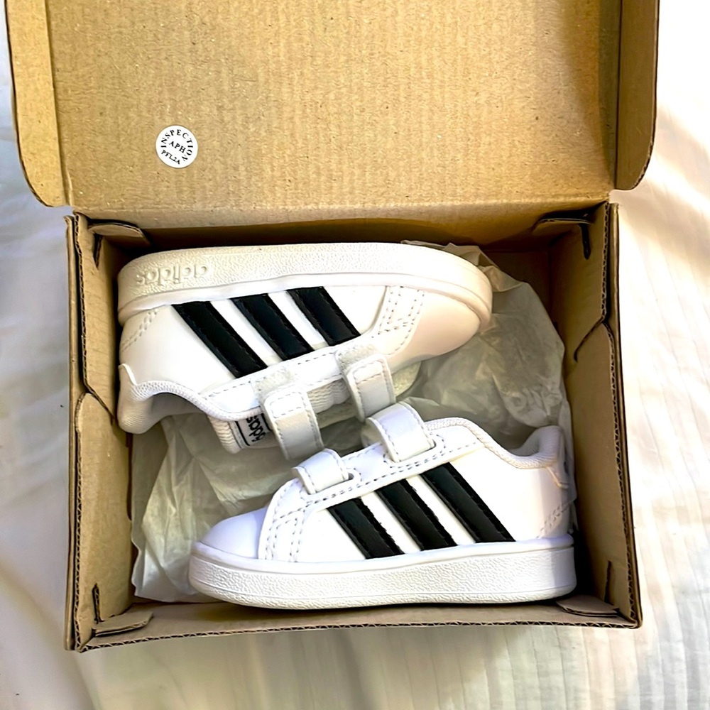 INFANT ADIDAS SIZE 3